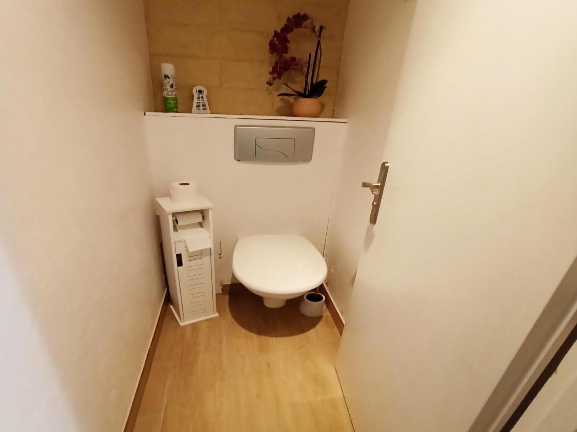 Simplistic Holiday Home In Grandcamp With Garden المظهر الخارجي الصورة